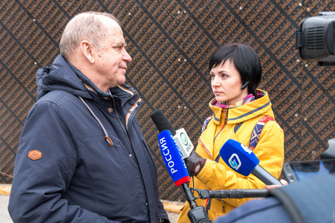 А. В. Ипатов даёт интервью. Фотограф: В. Кен
