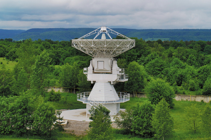 Радиотелескоп РТ-13 в обсерватории «Зеленчукская». Фотограф: А. Шишикин.