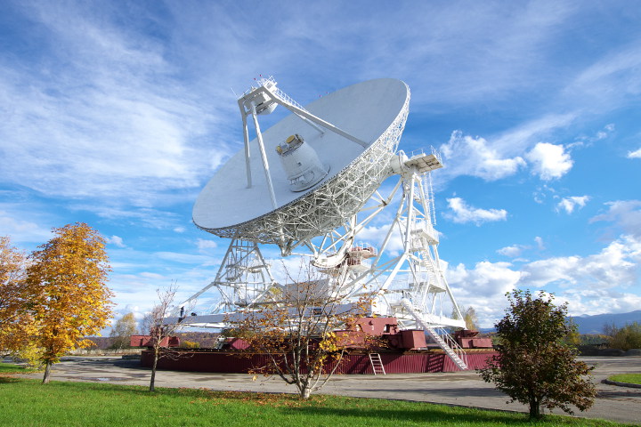 Радиотелескоп РТ-32 в обсерватории «Зеленчукская». Фотограф: А. Шишикин.